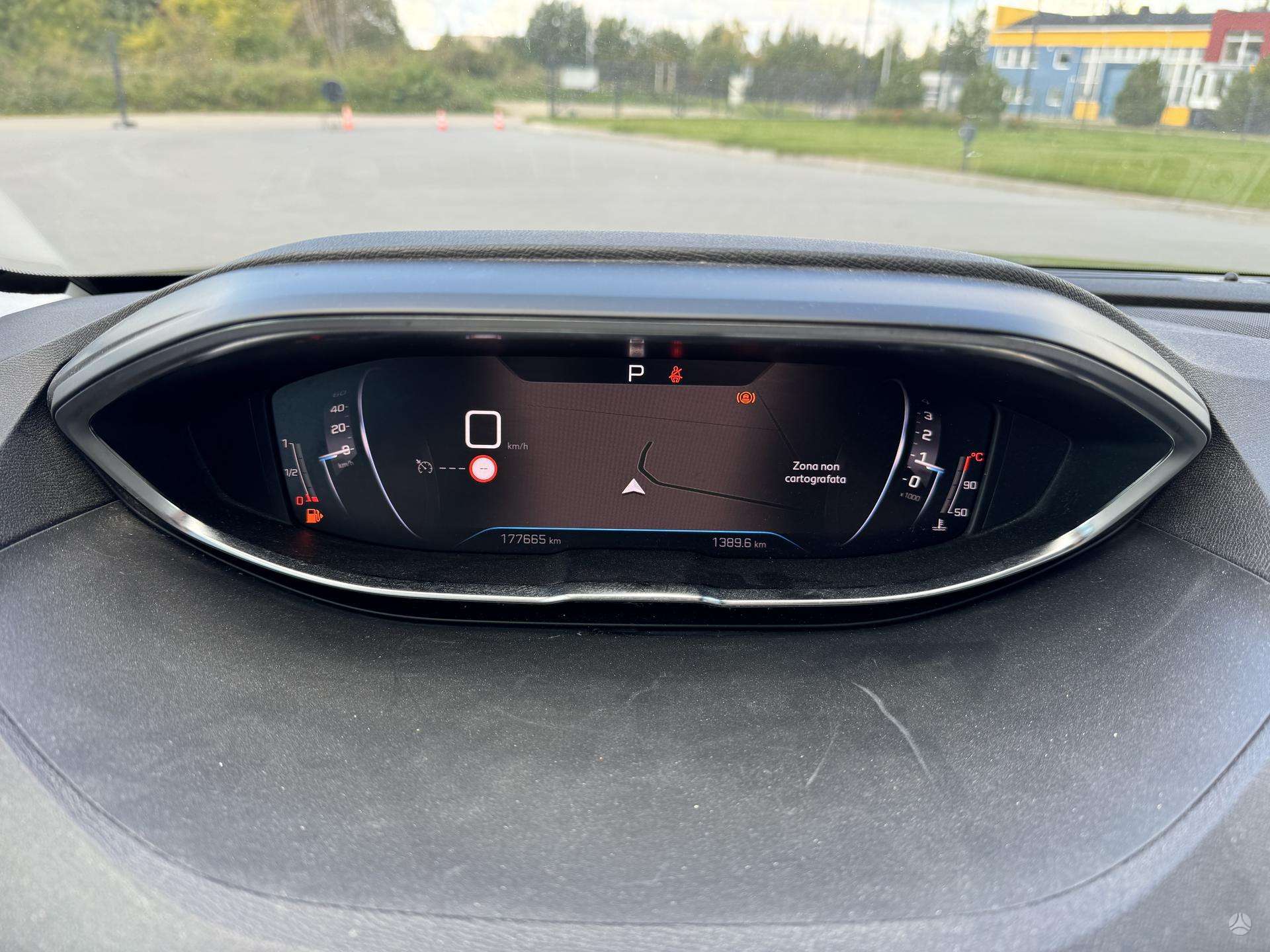 Peugeot 5008 фото 30