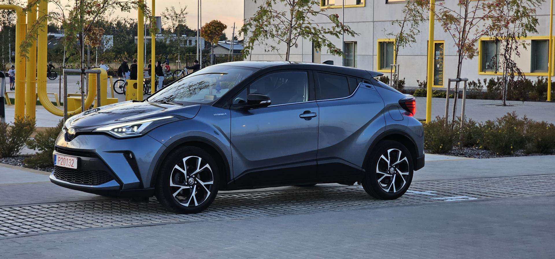 Toyota C-HR фото 2