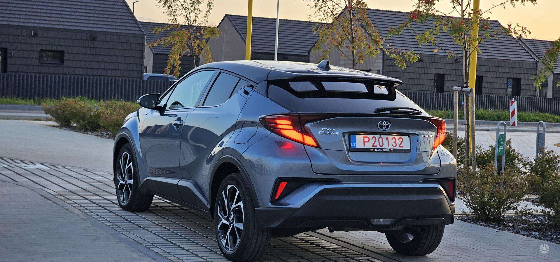 Toyota C-HR фото 3
