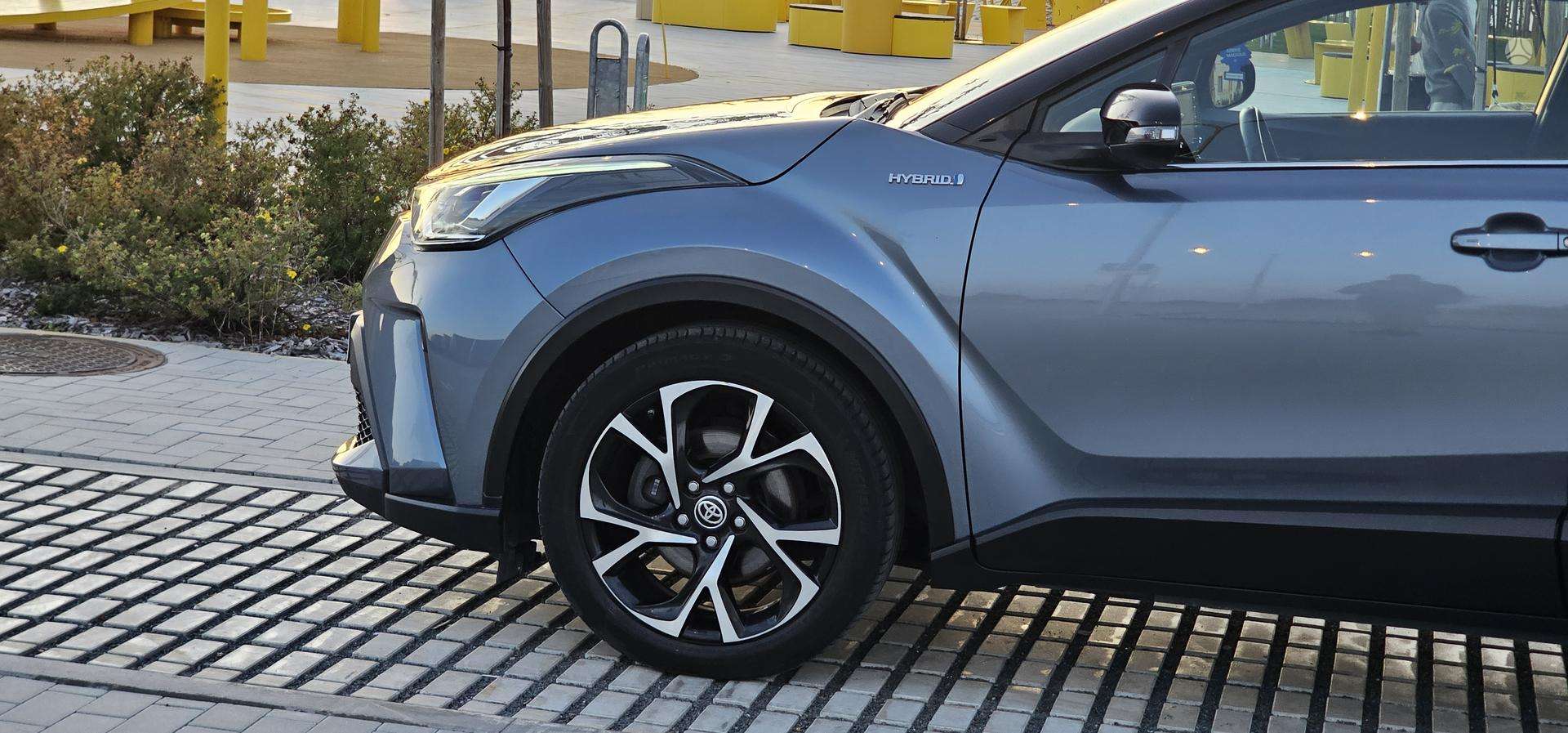 Toyota C-HR фото 4