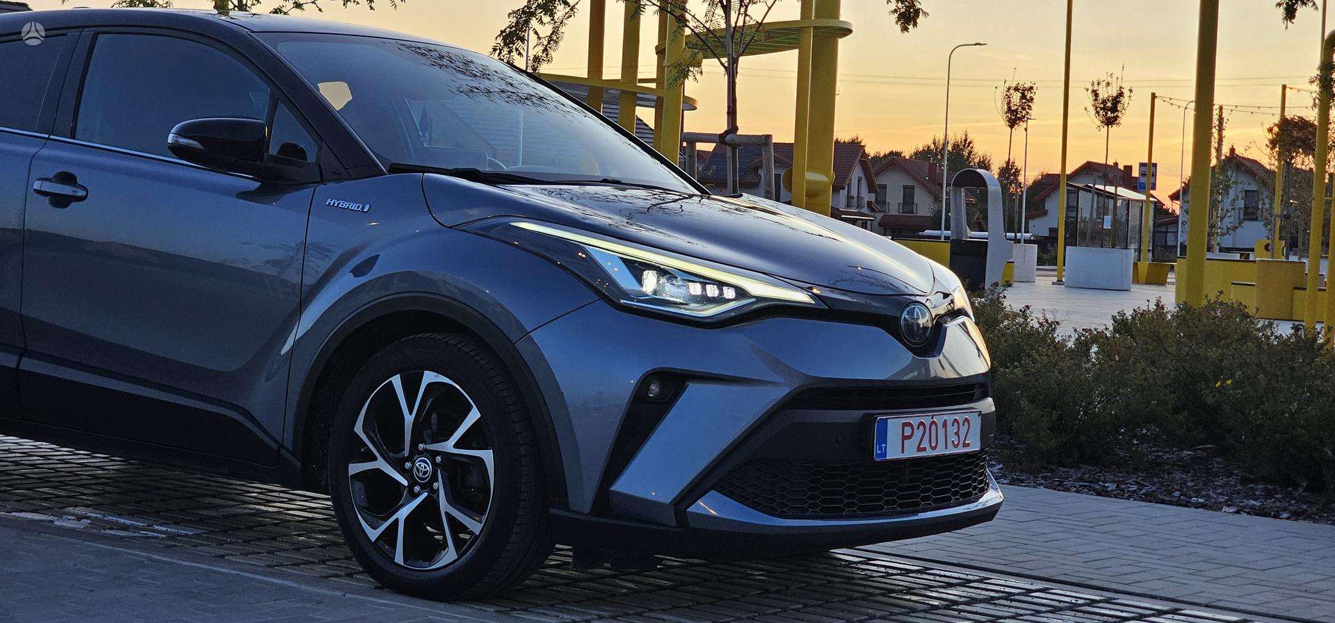 Toyota C-HR фото 9