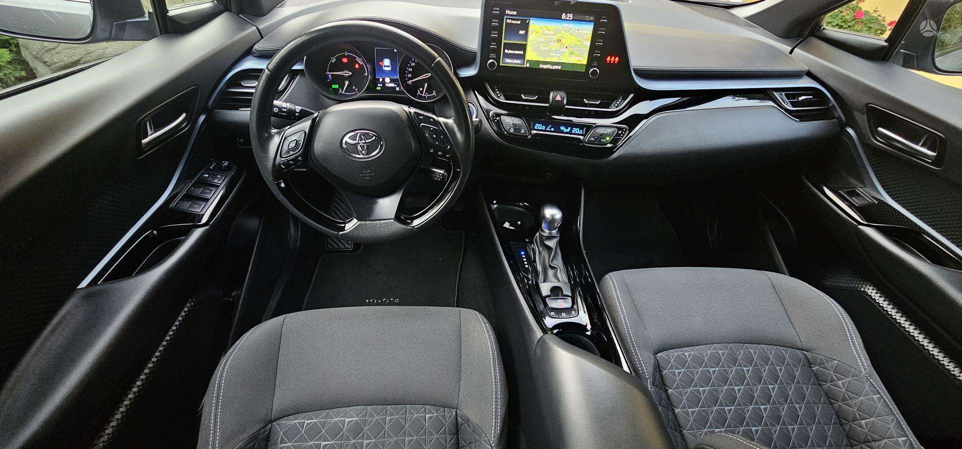 Toyota C-HR фото 10