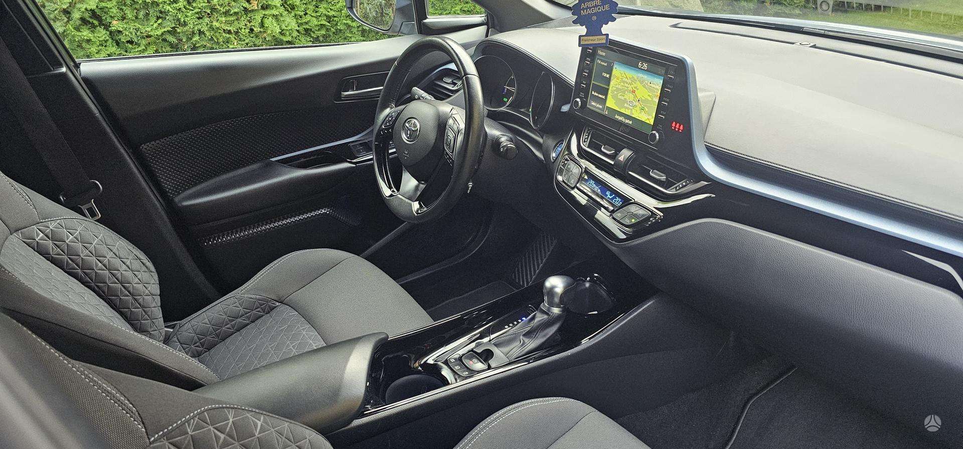 Toyota C-HR фото 14
