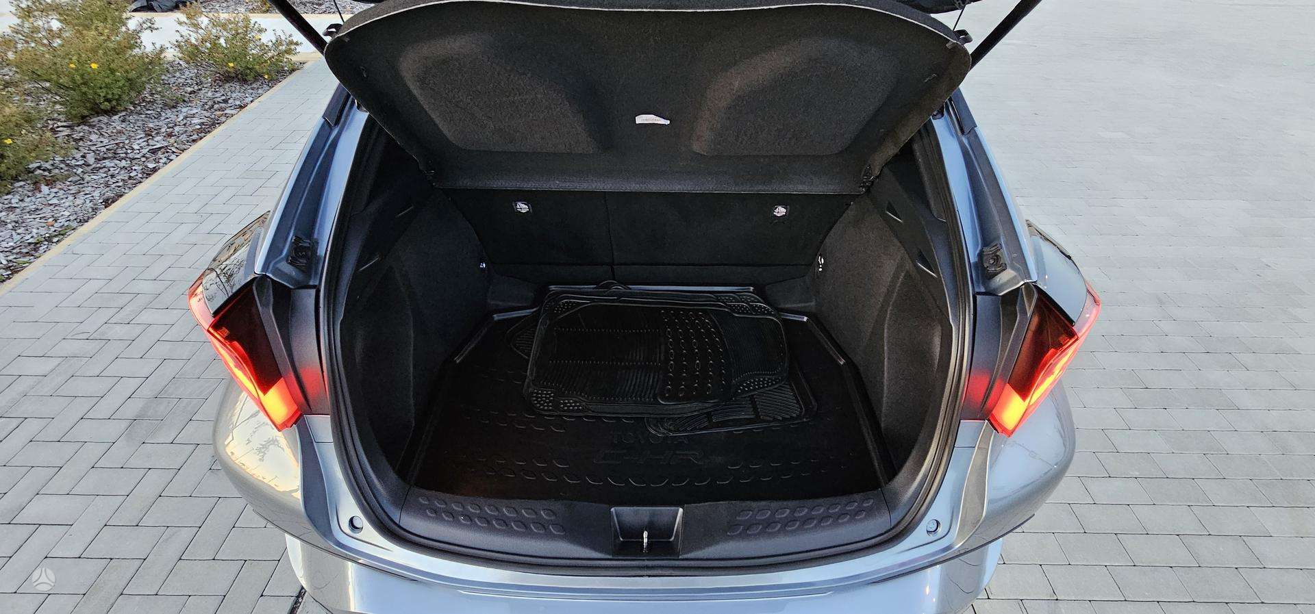 Toyota C-HR фото 23