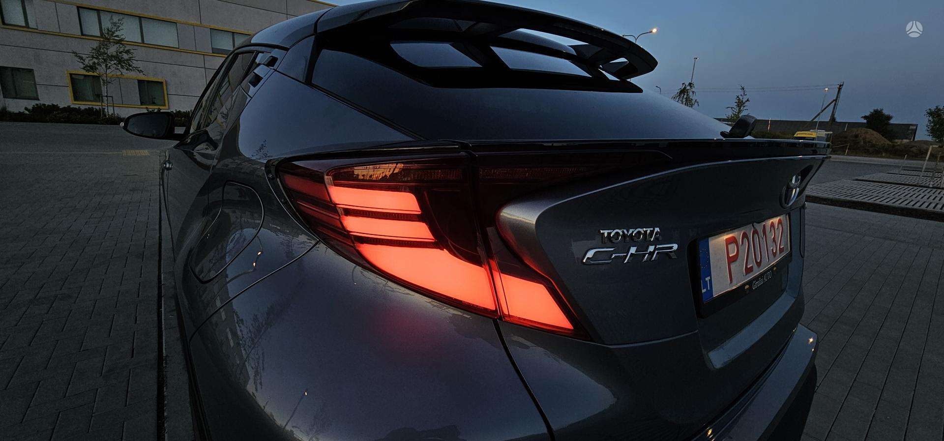 Toyota C-HR фото 24
