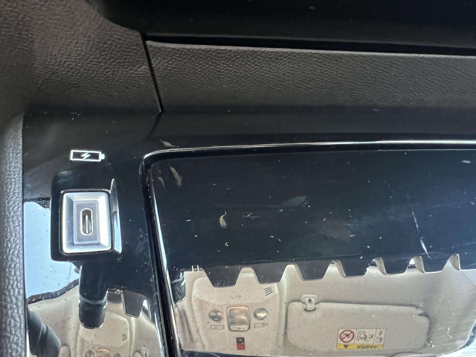 Peugeot 2008 фото 23