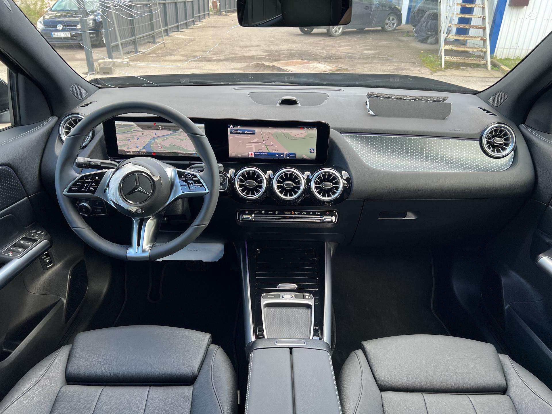 Mercedes-Benz GLA180 фото 18