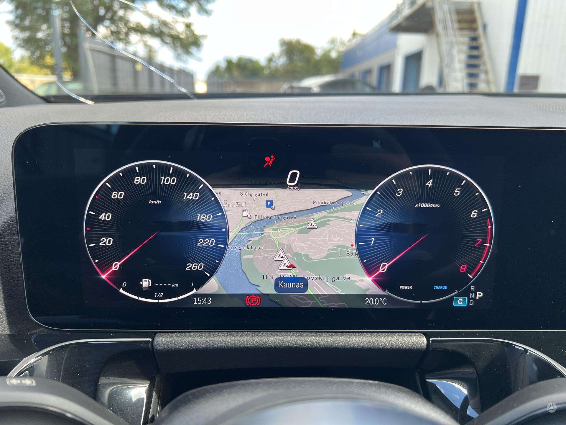 Mercedes-Benz GLA180 фото 40