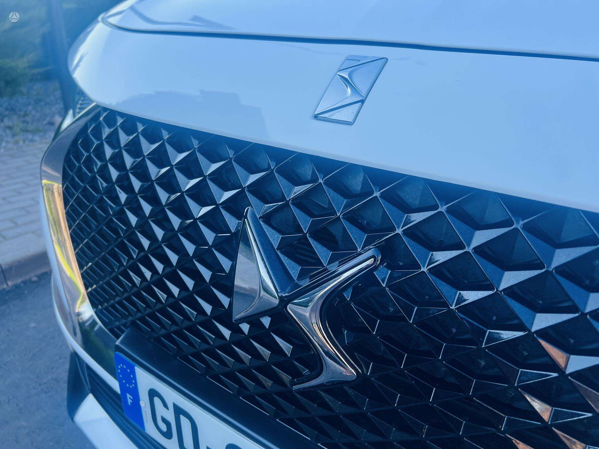 DS Automobiles DS7 Crossback фото 12