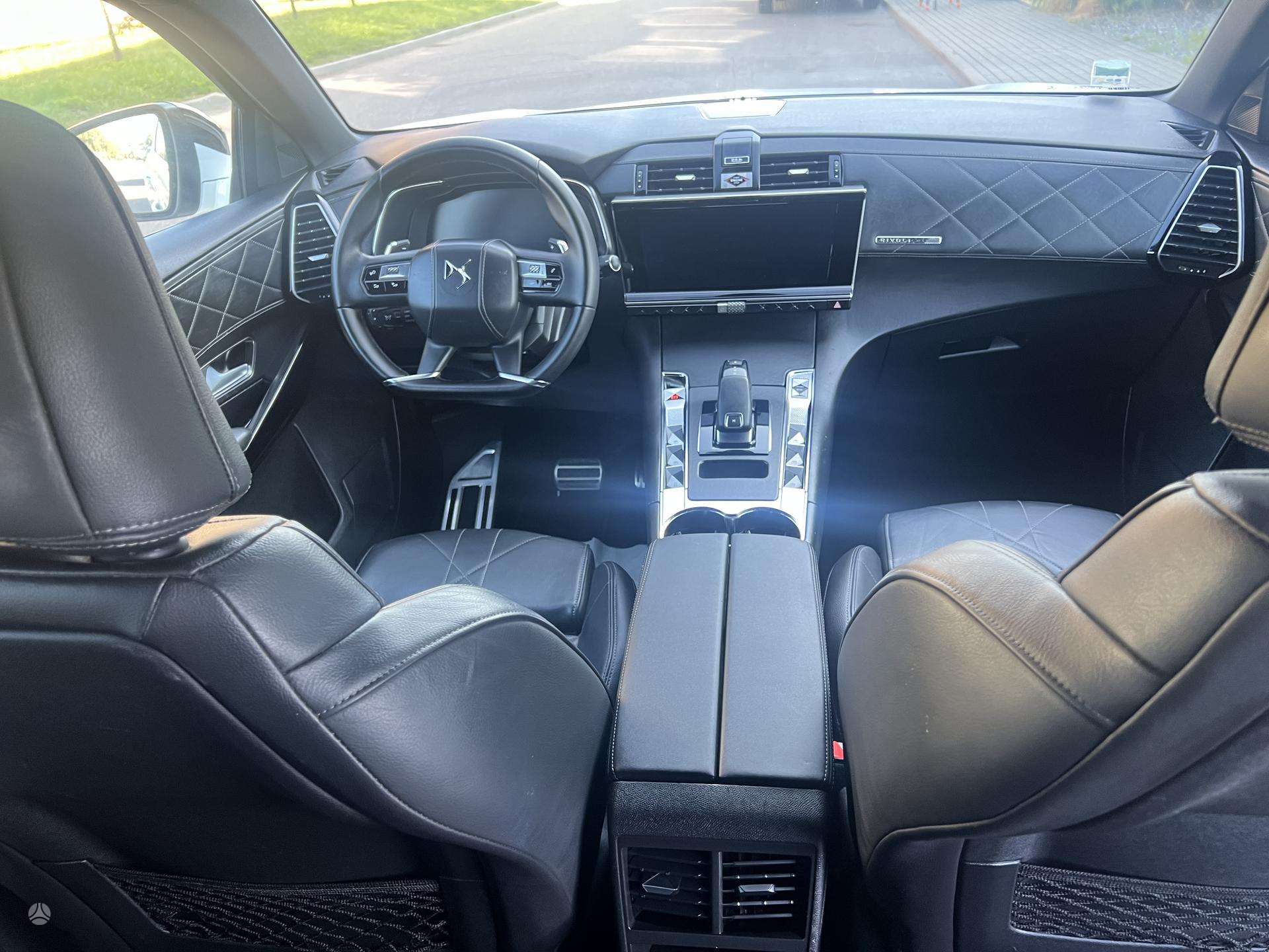 DS Automobiles DS7 Crossback фото 30