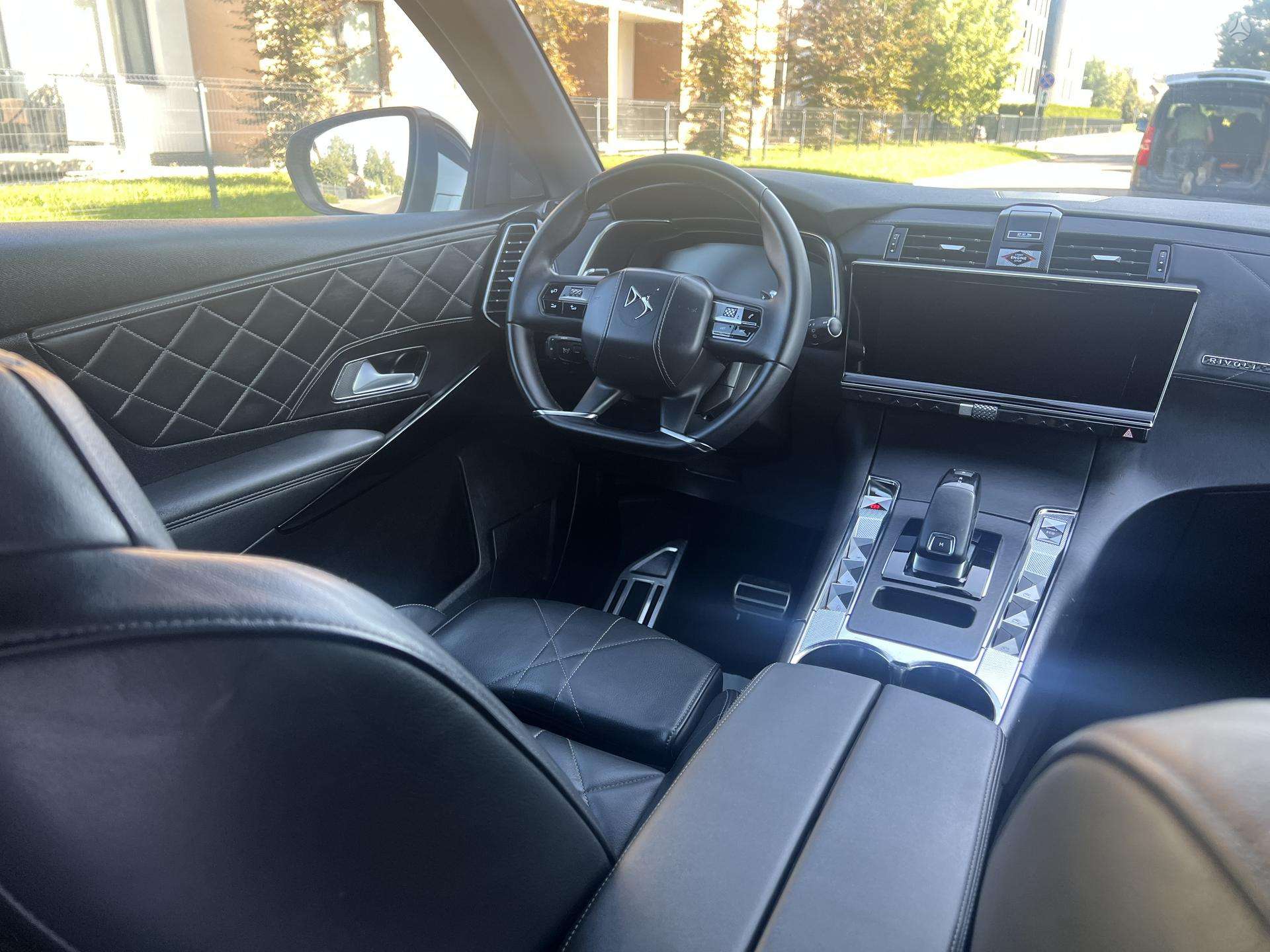 DS Automobiles DS7 Crossback фото 31