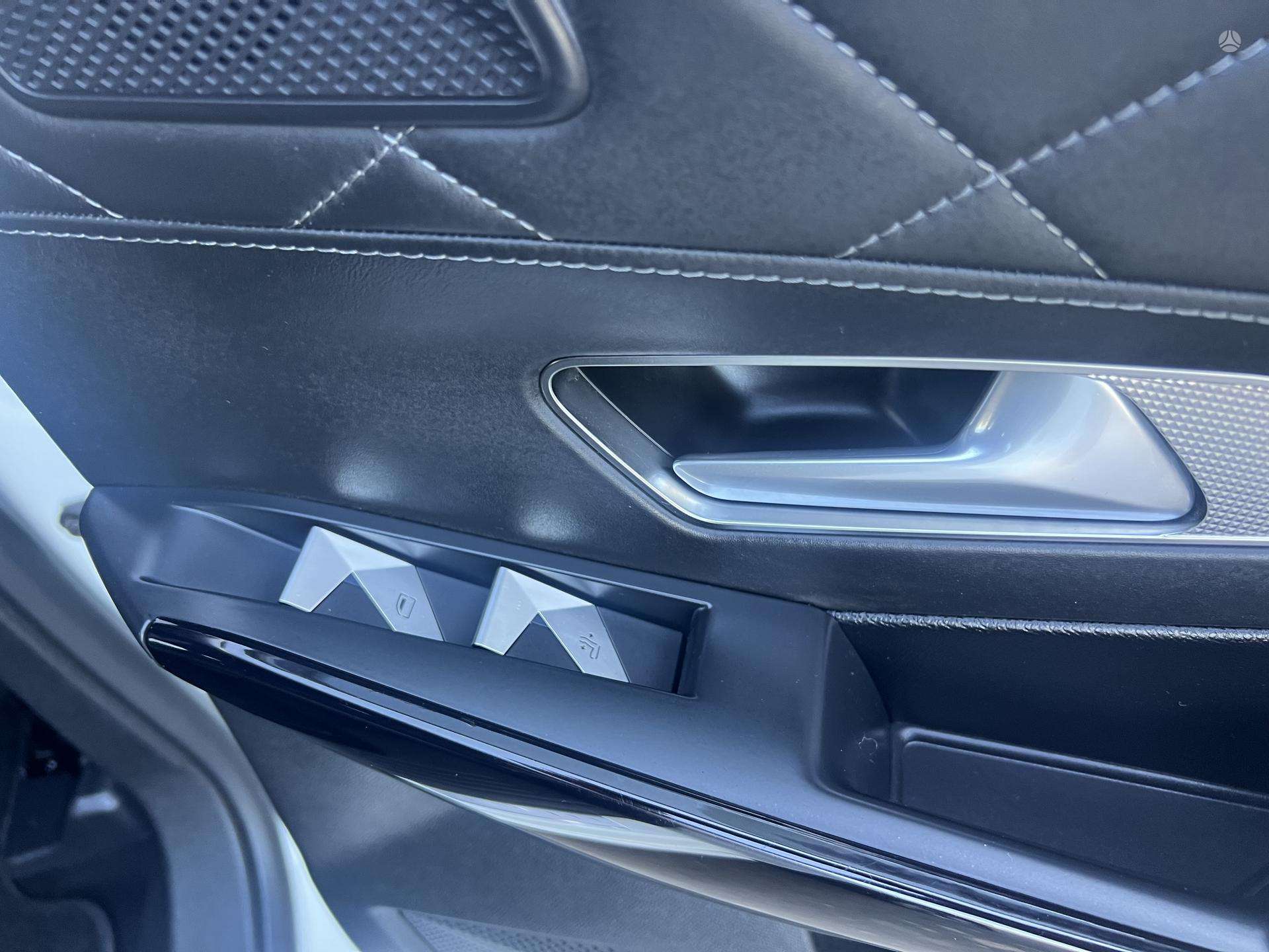 DS Automobiles DS7 Crossback фото 32