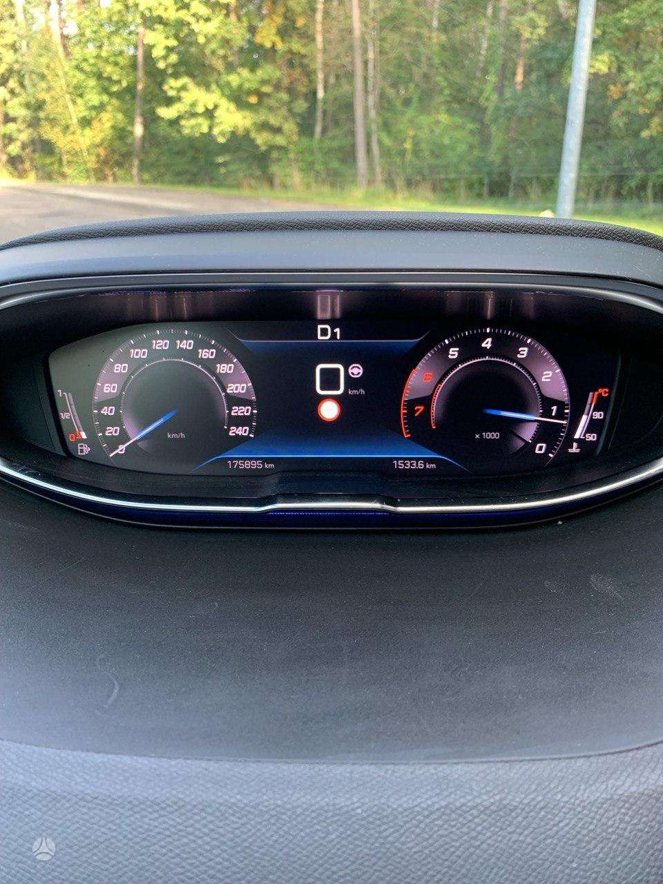 Peugeot 5008 фото 35