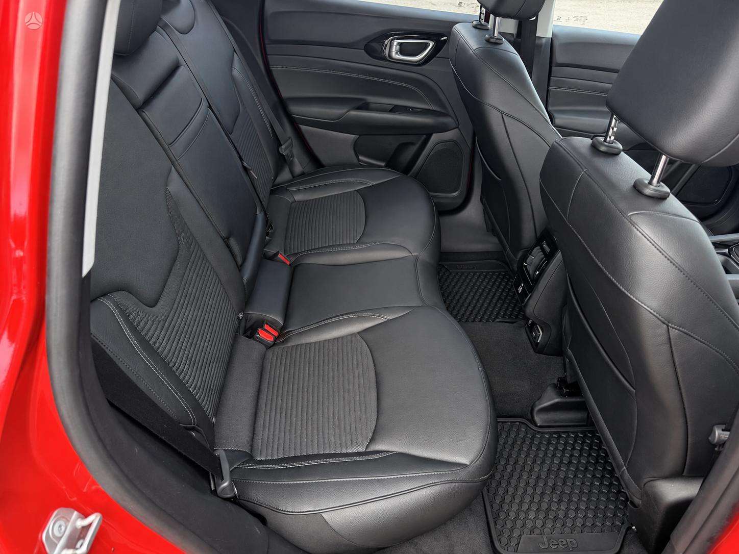 Jeep Compass фото 10