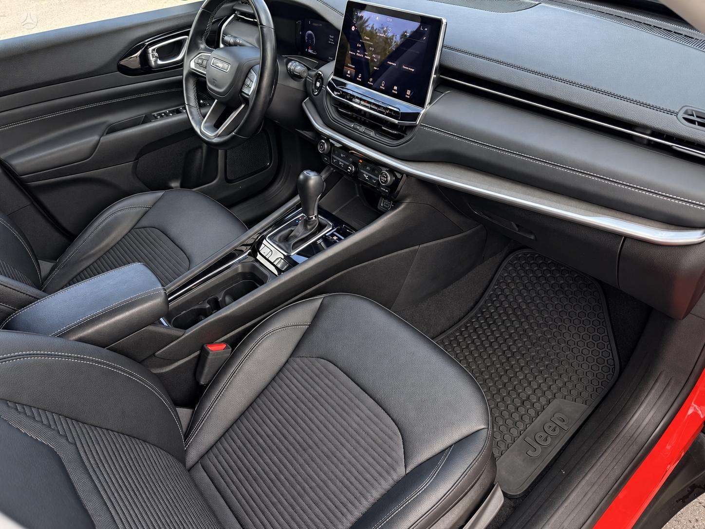 Jeep Compass фото 11