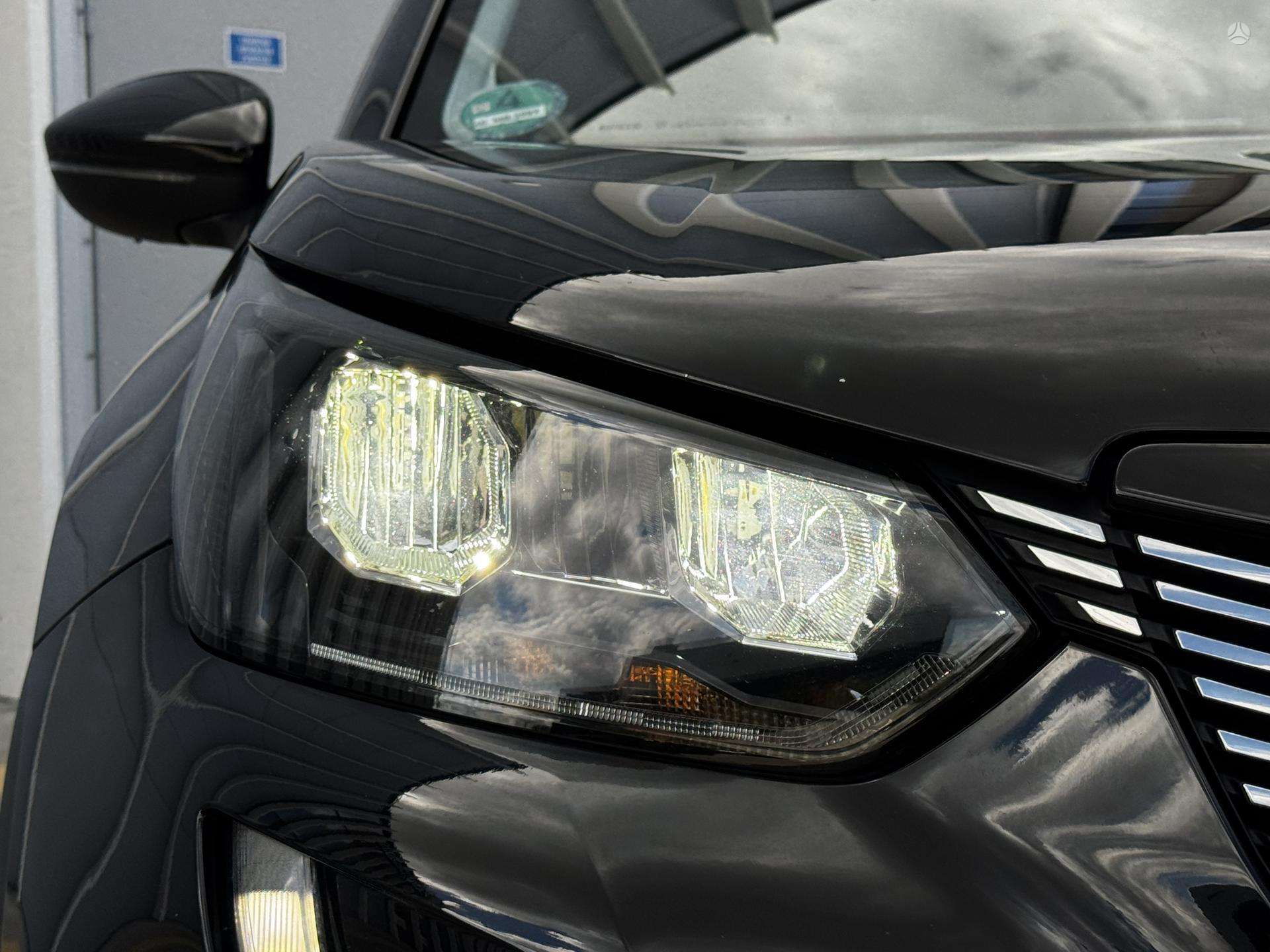 Peugeot 2008 фото 12