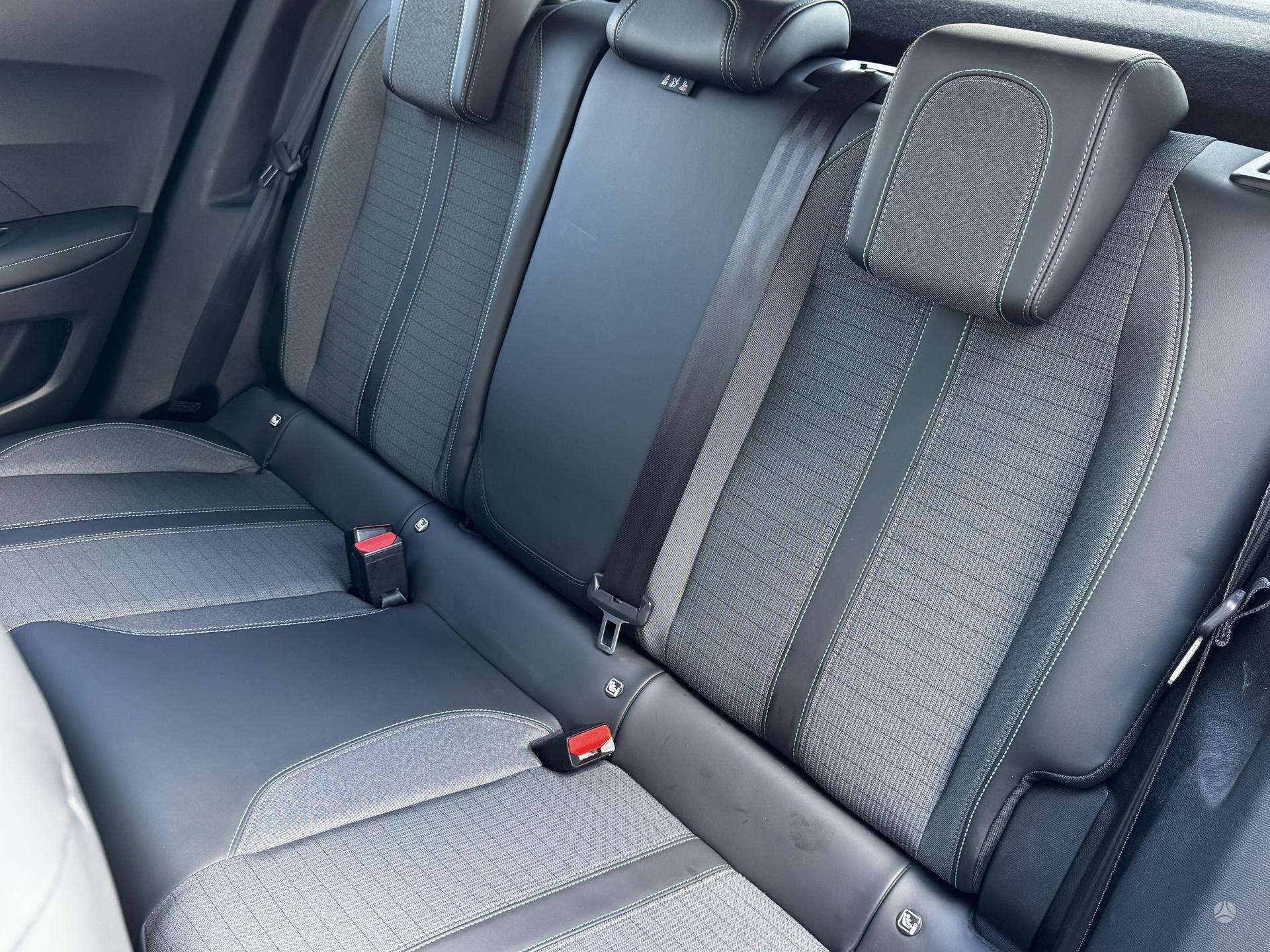 Peugeot 2008 фото 18