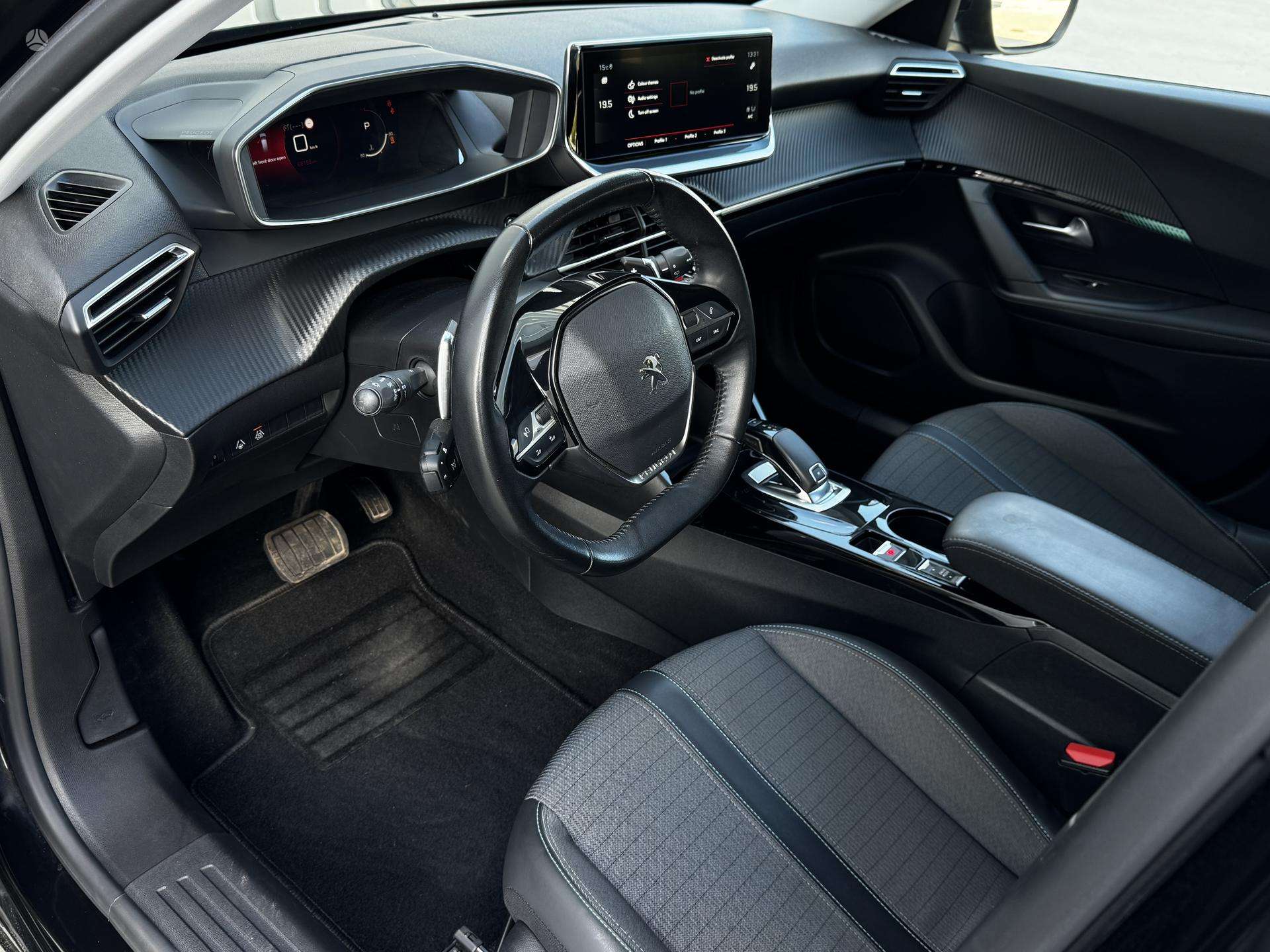 Peugeot 2008 фото 19