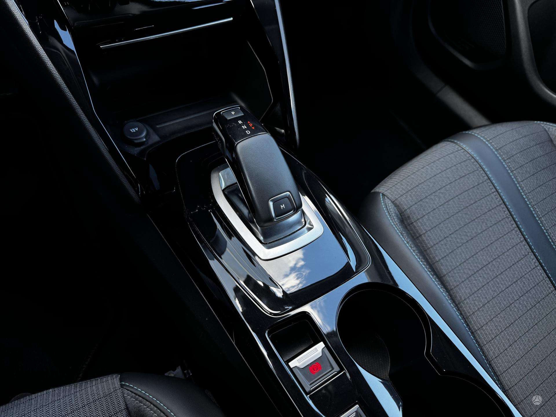 Peugeot 2008 фото 28