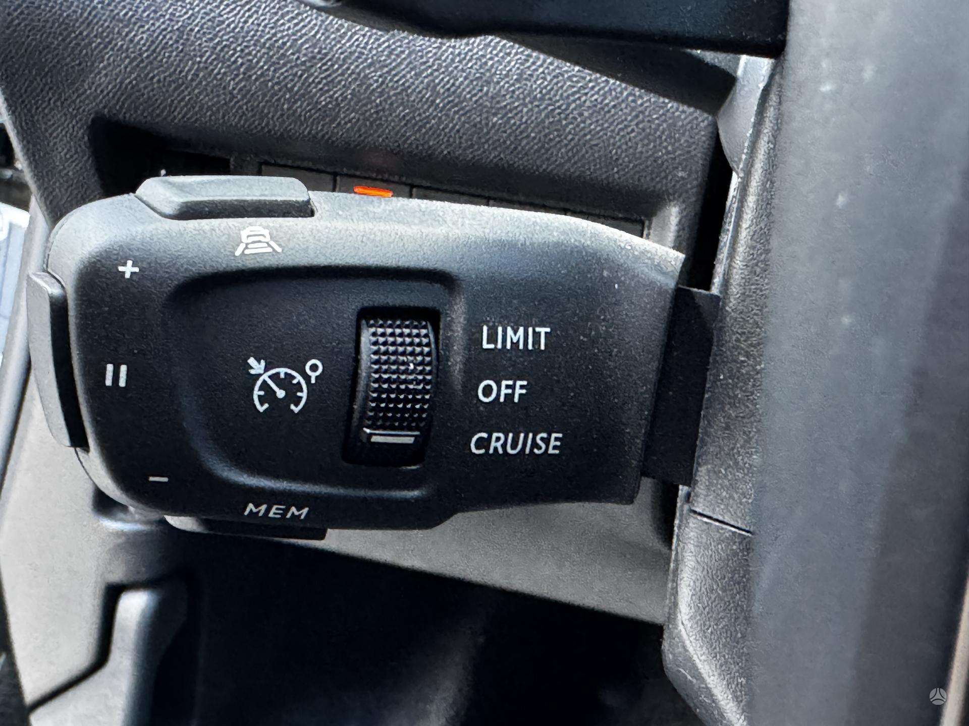 Peugeot 2008 фото 35