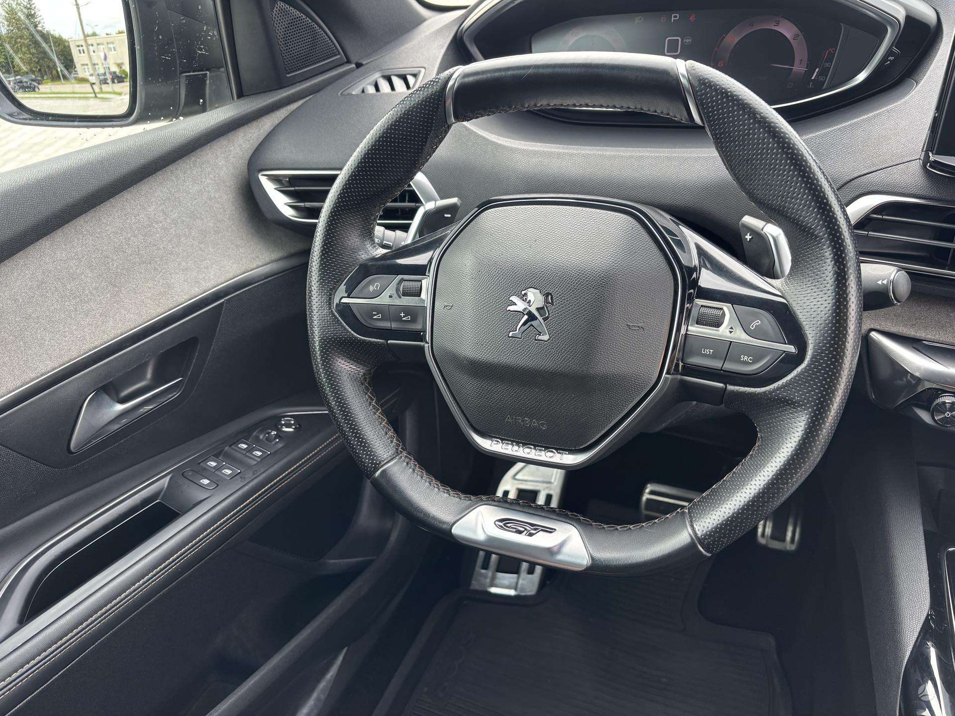Peugeot 5008 фото 11