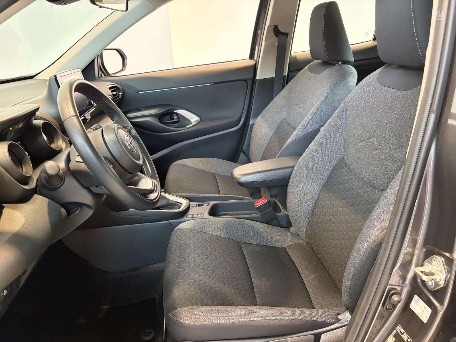 Toyota Yaris Cross фото 8