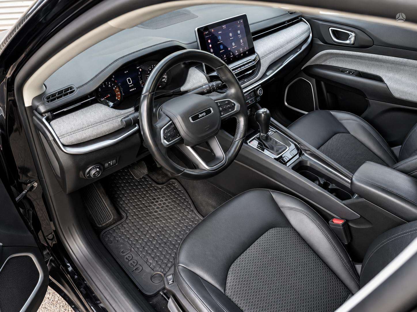 Jeep Compass фото 8