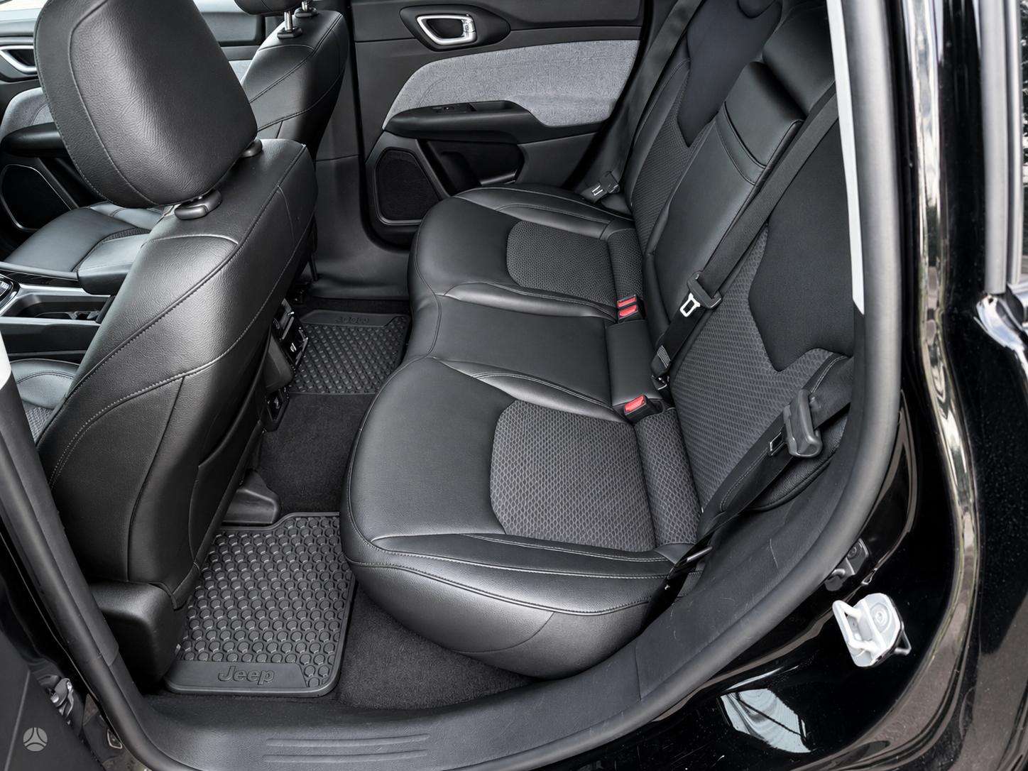 Jeep Compass фото 9