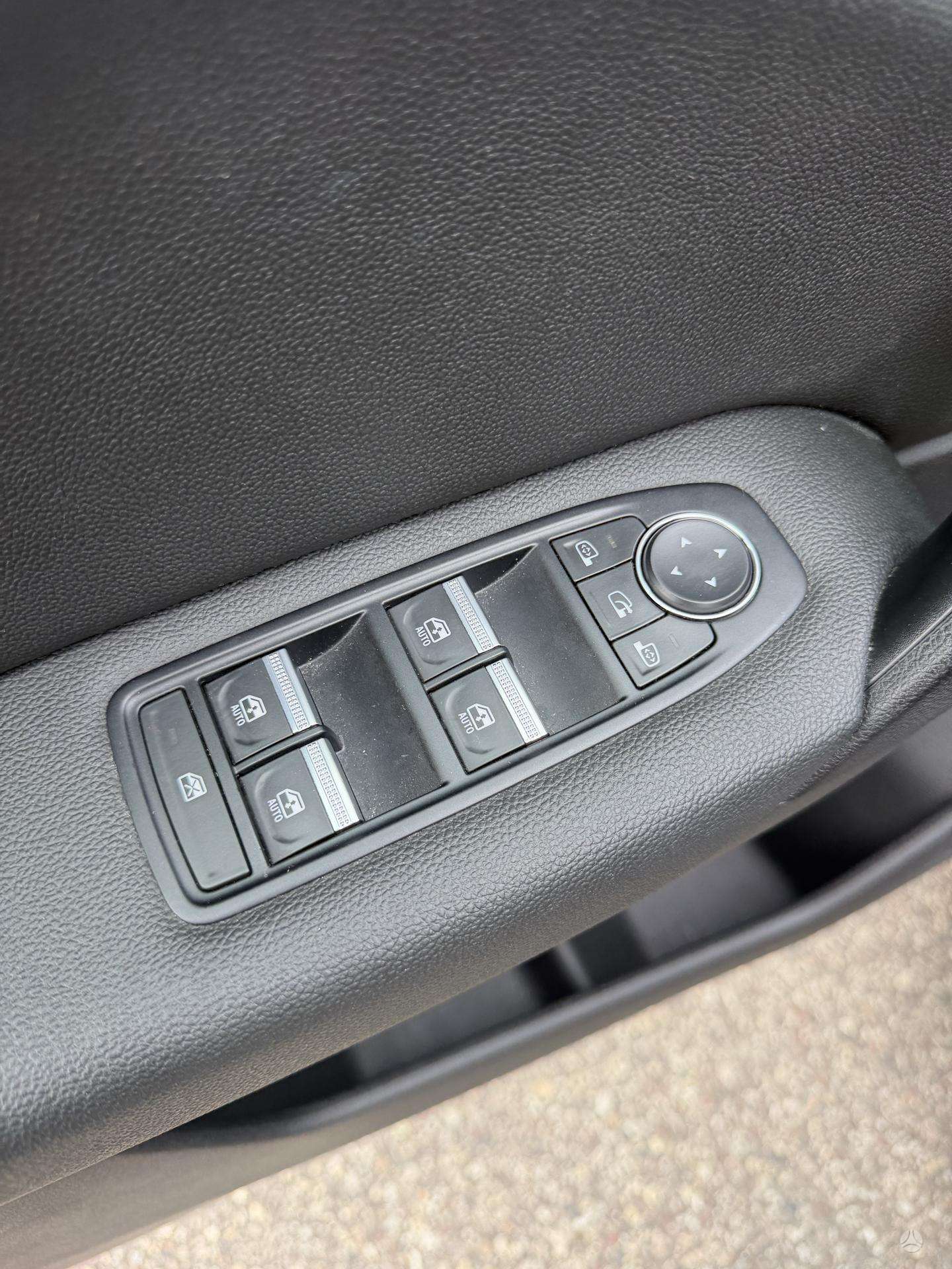 Renault Captur фото 12