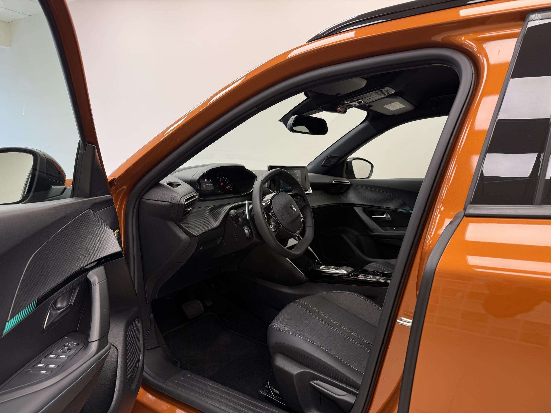 Peugeot 2008 фото 9