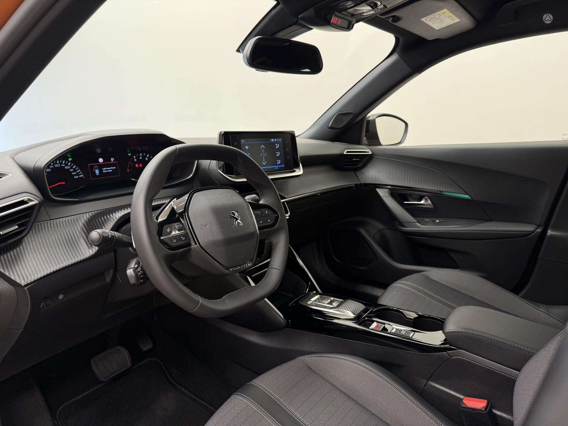 Peugeot 2008 фото 10