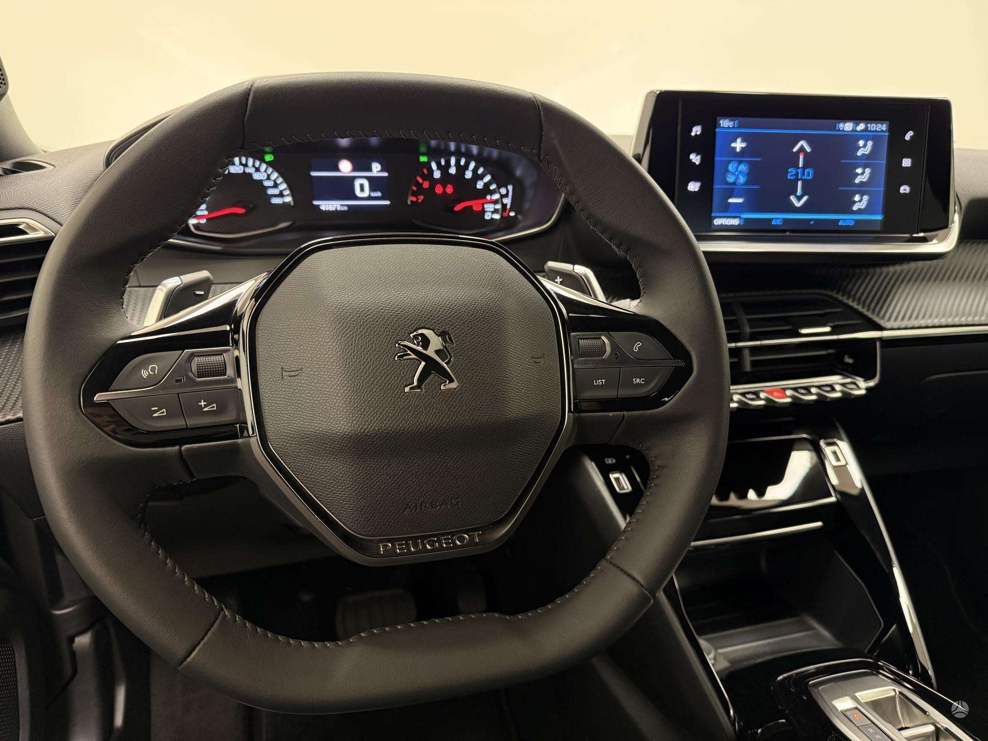 Peugeot 2008 фото 12