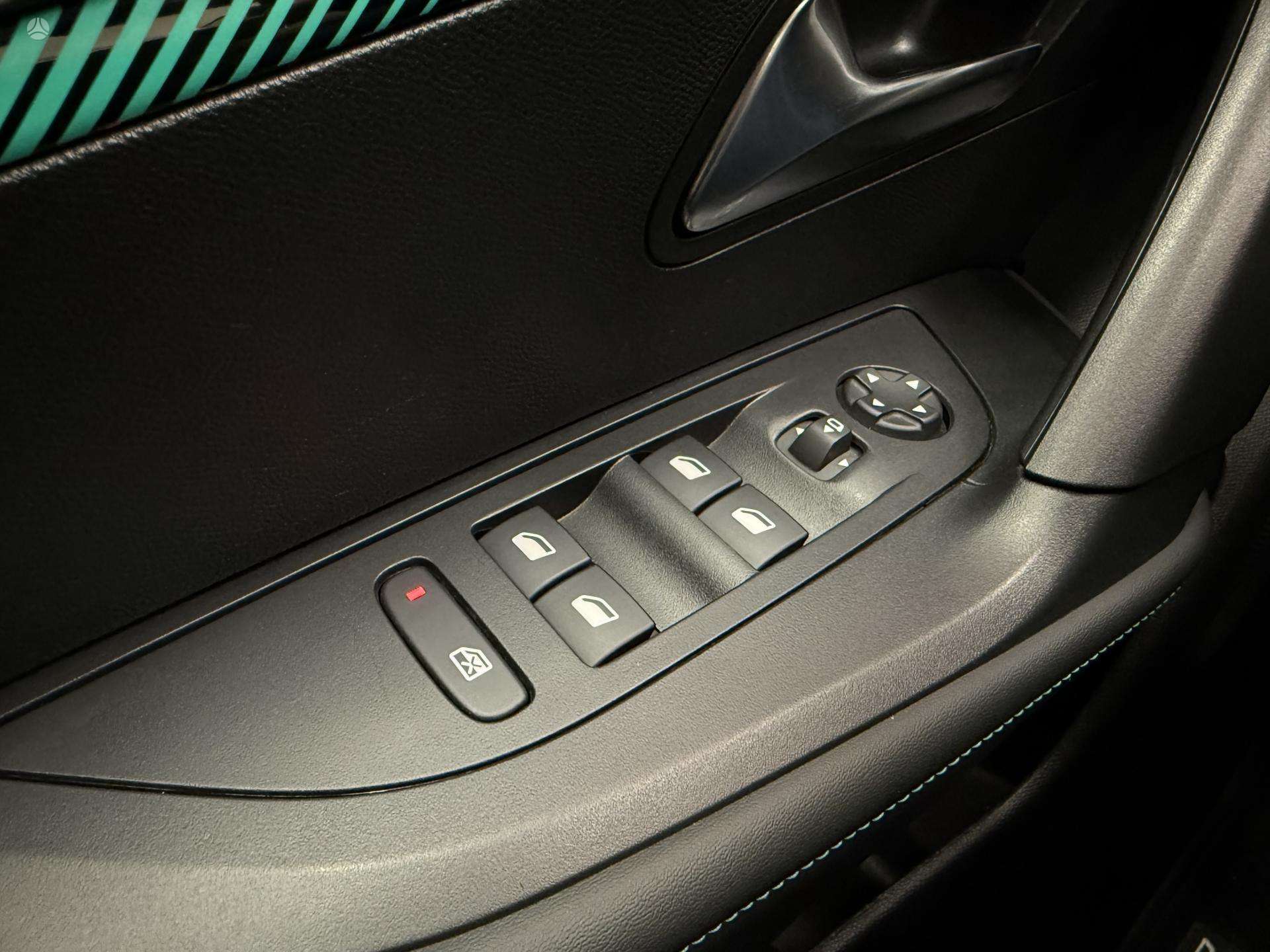 Peugeot 2008 фото 13