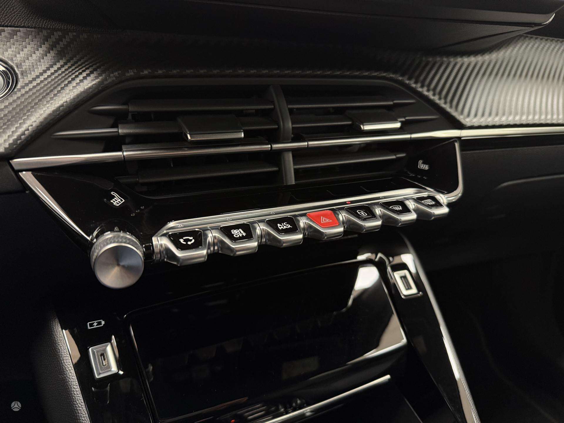 Peugeot 2008 фото 16