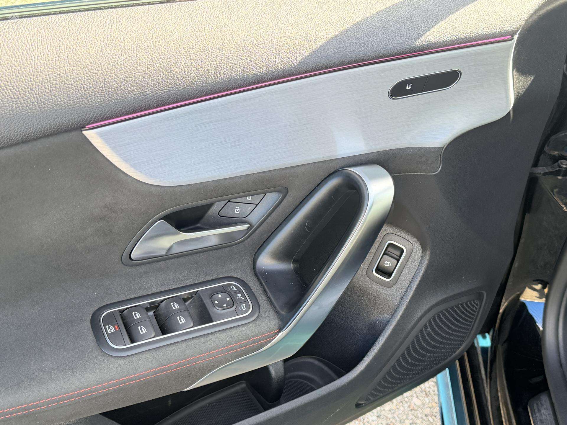 Mercedes-Benz A180 фото 31