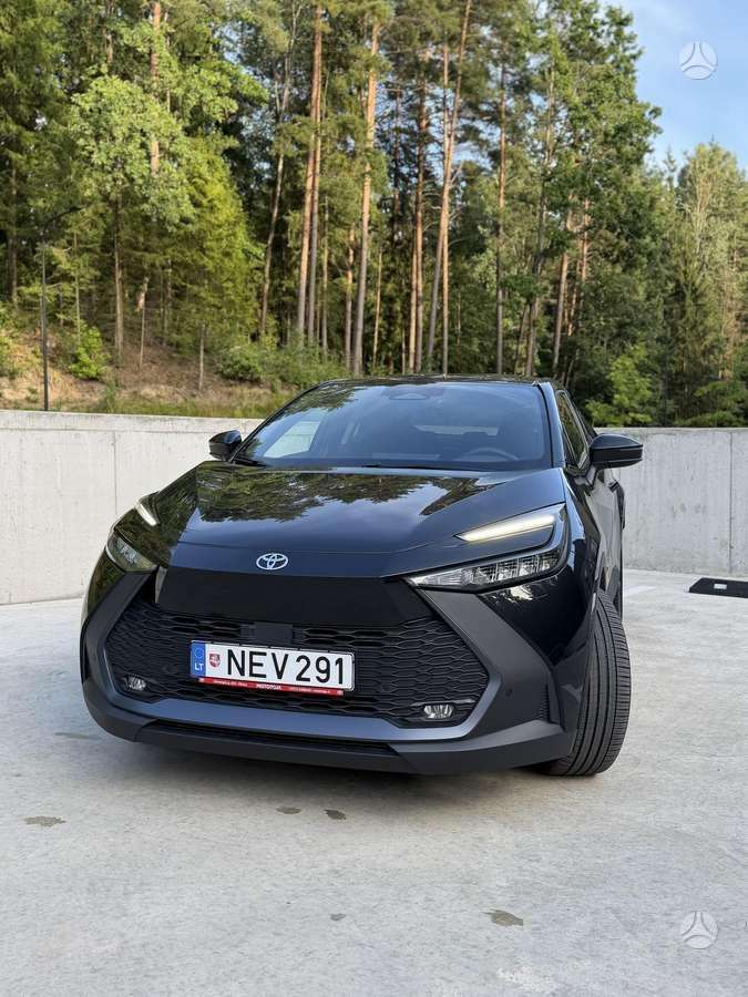 Toyota C-HR фото 2