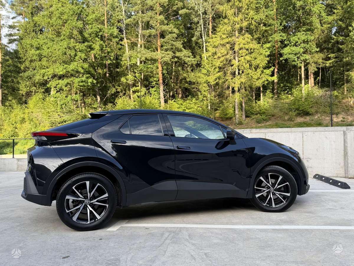 Toyota C-HR фото 4