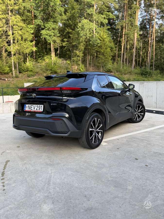 Toyota C-HR фото 5