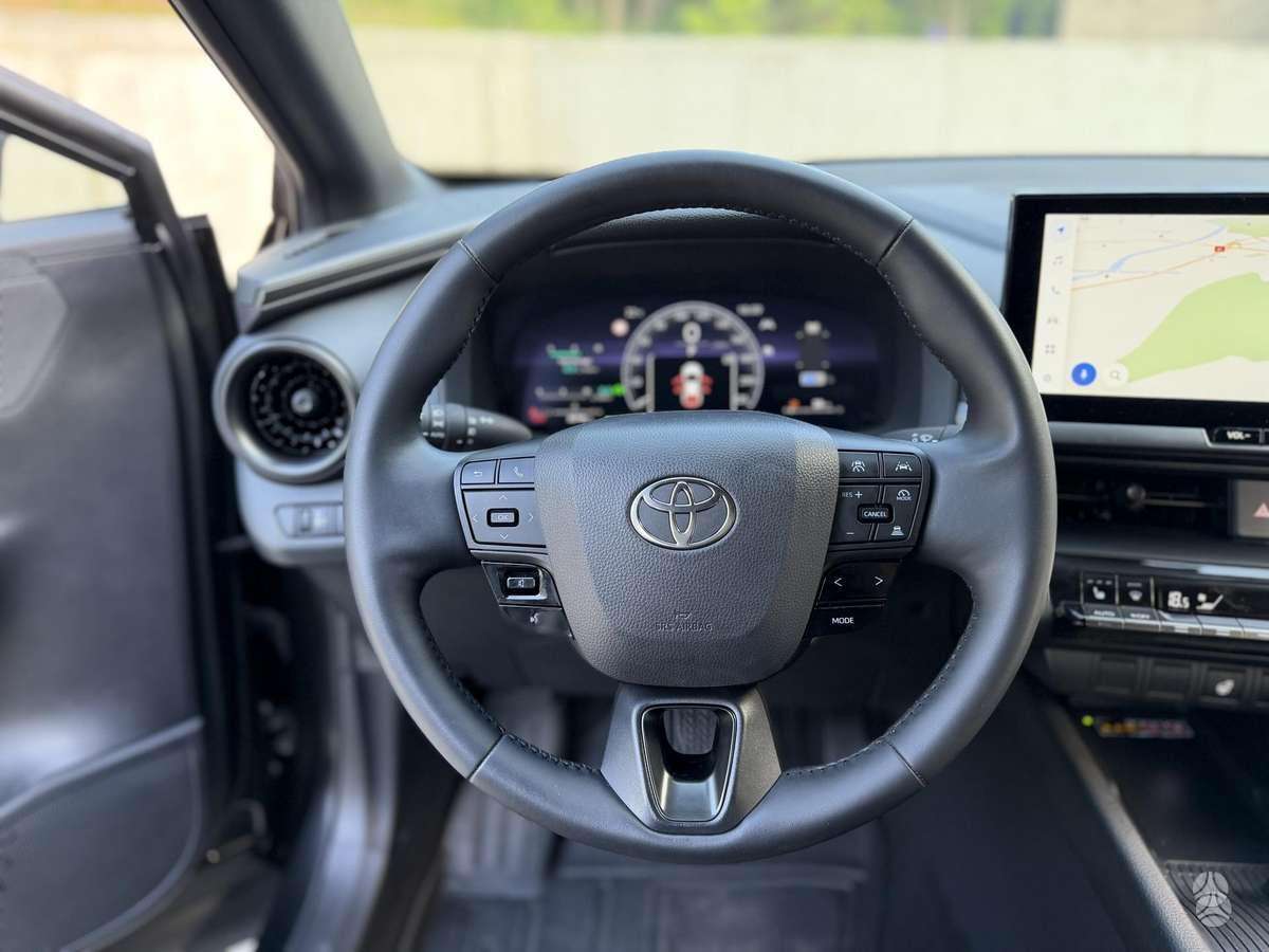 Toyota C-HR фото 9