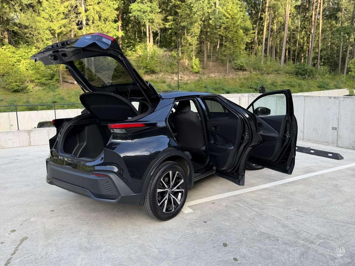 Toyota C-HR фото 16