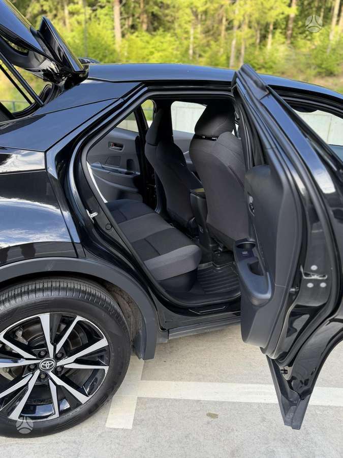 Toyota C-HR фото 17