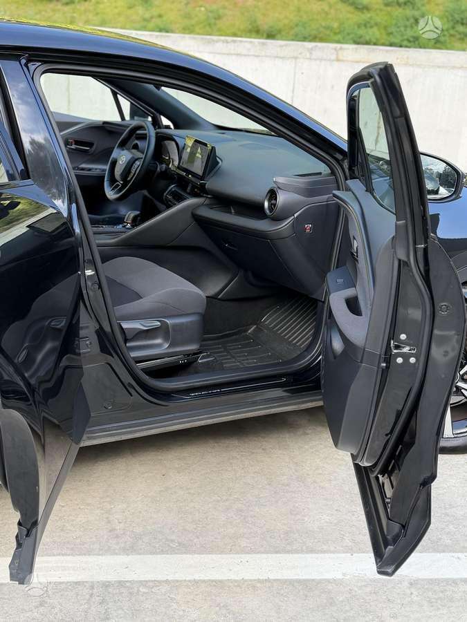Toyota C-HR фото 19