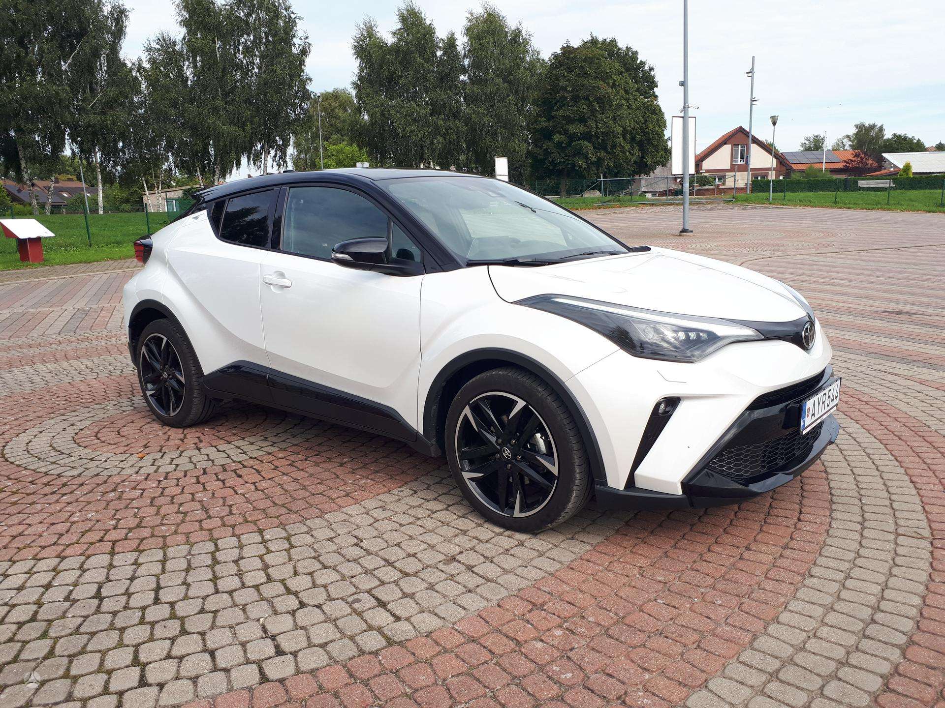 Toyota C-HR фото 2