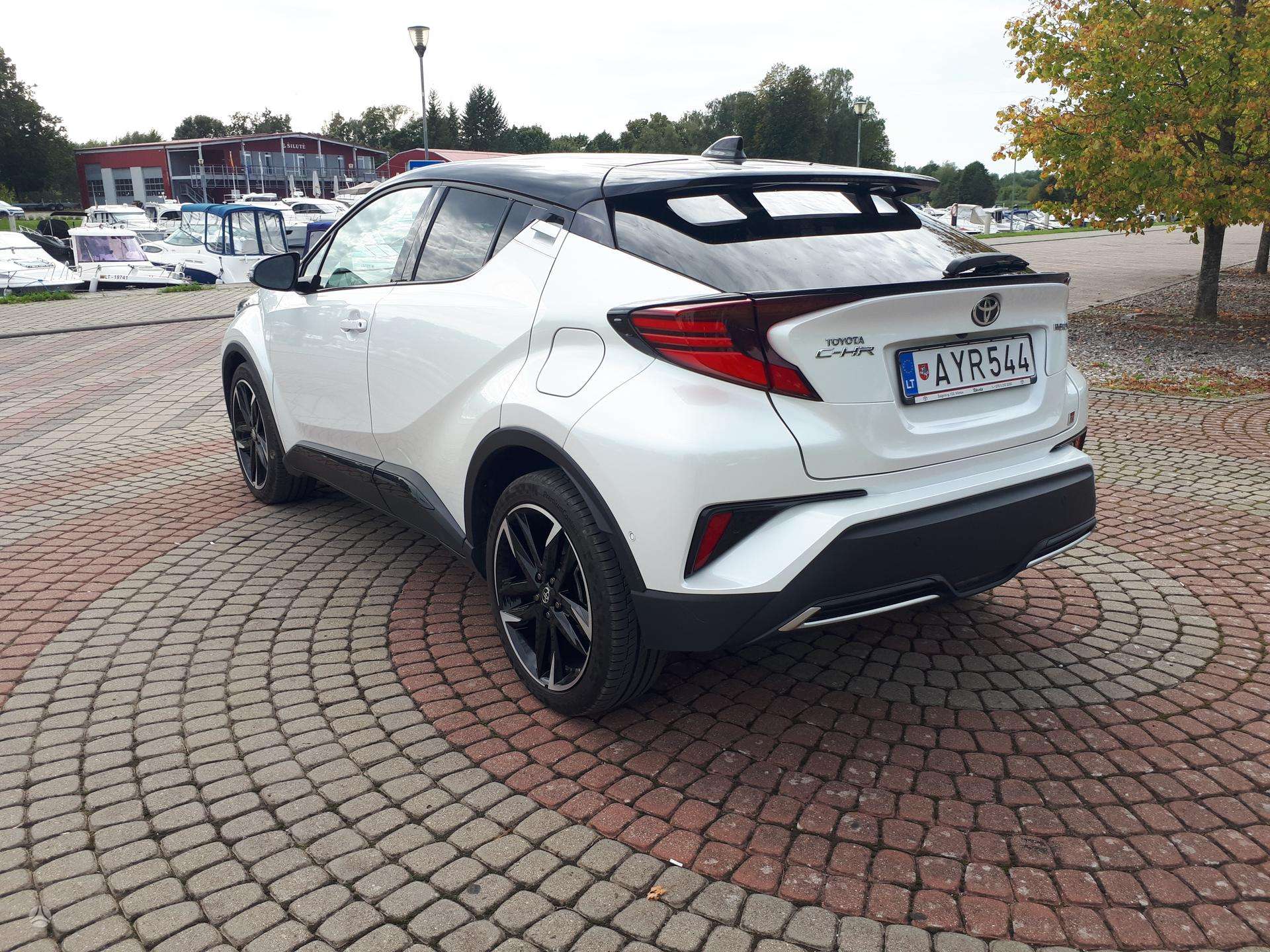 Toyota C-HR фото 6