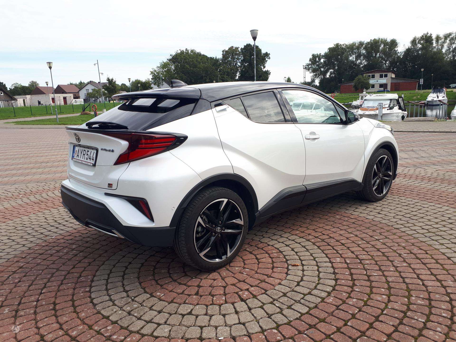 Toyota C-HR фото 8