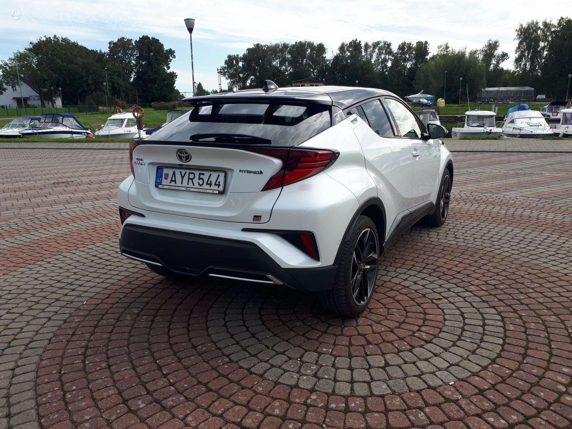 Toyota C-HR фото 9