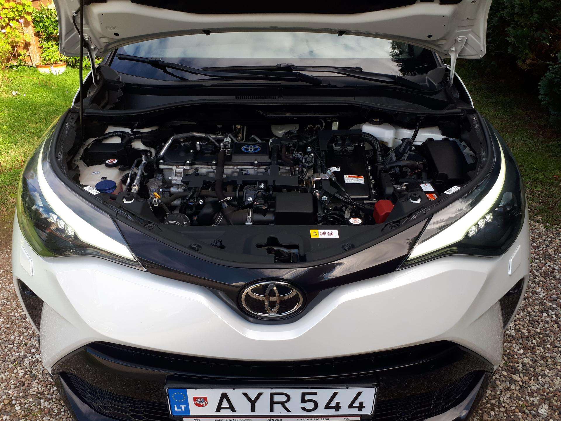 Toyota C-HR фото 11