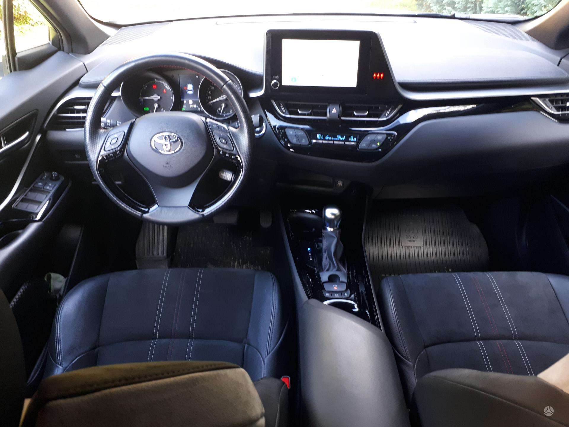 Toyota C-HR фото 14