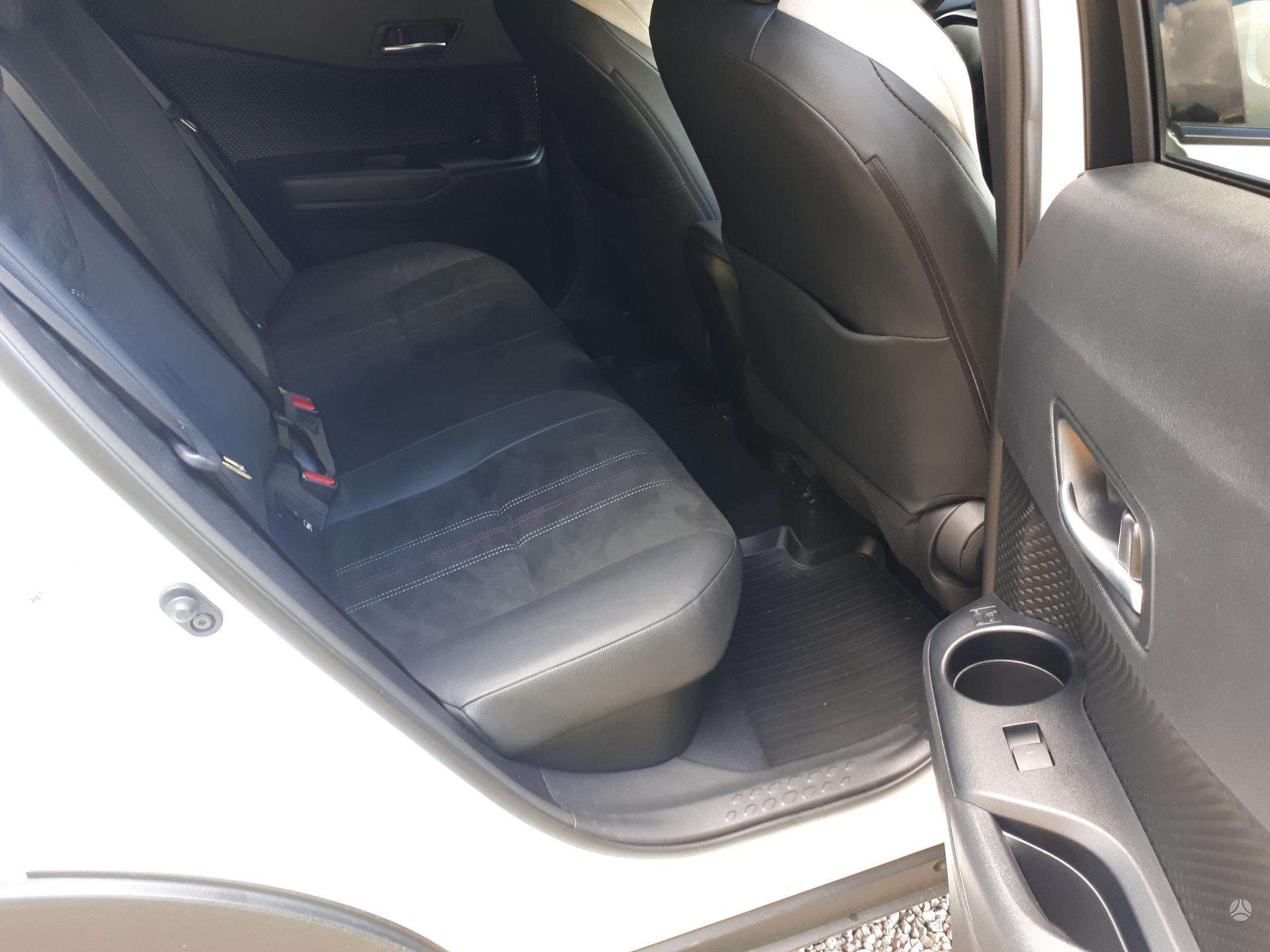 Toyota C-HR фото 21