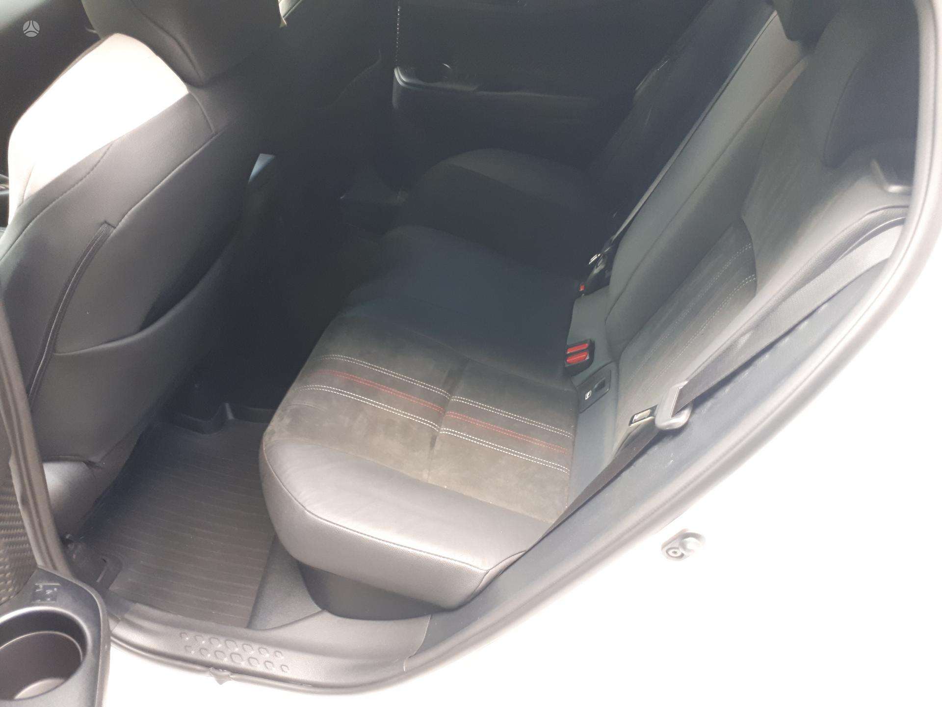 Toyota C-HR фото 22